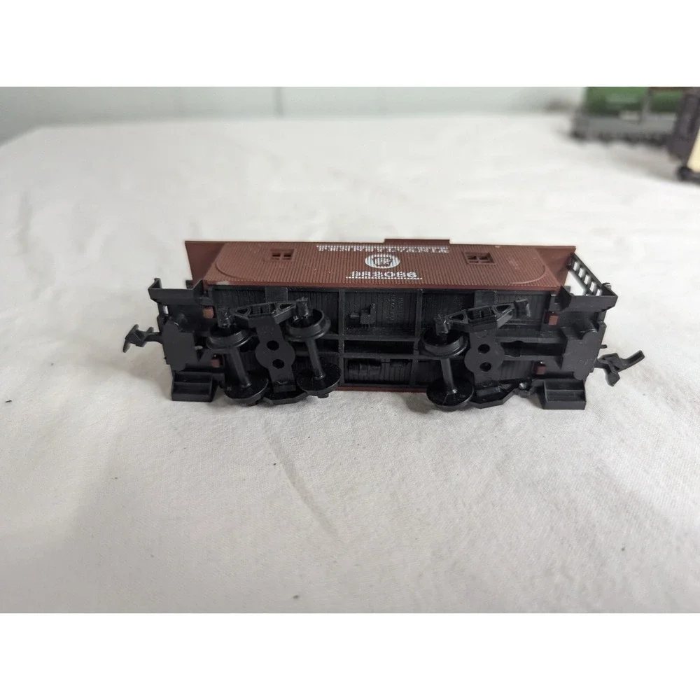 Vintage Ho scale Pennsylvania Railroad‎ 982088 Caboose train car Yugoslavia made